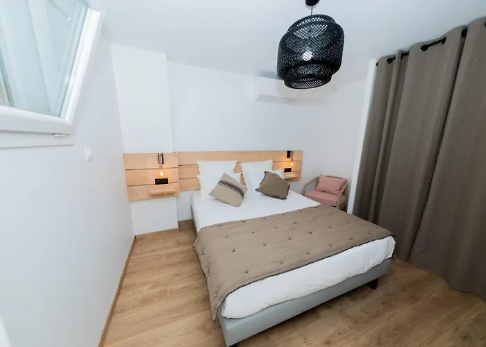 La Maison Du Port Roma Apartment *